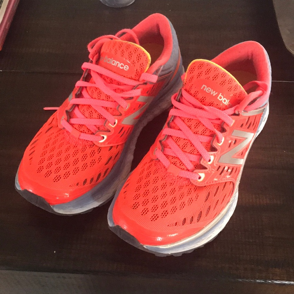 NEW BALANCE RUNNING SHOES 6.5